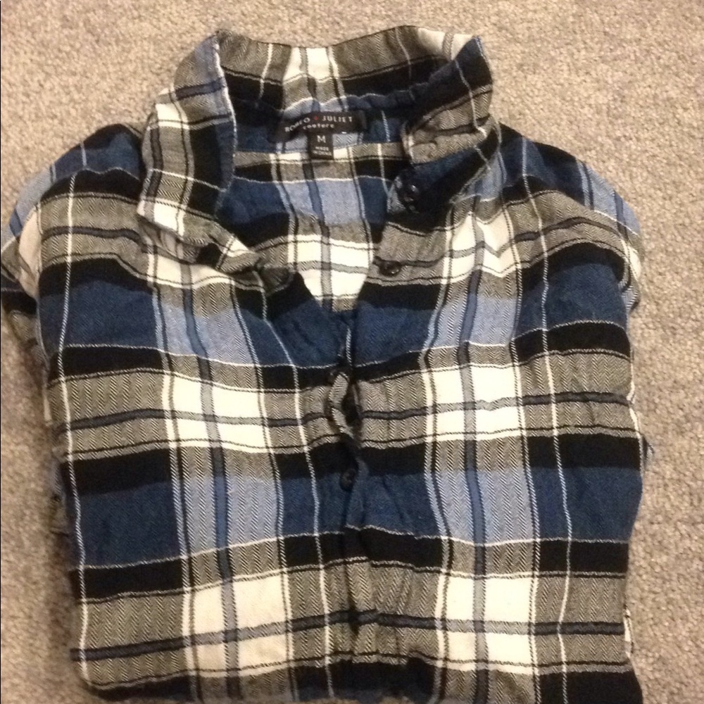 ROMEO AND JULIET COUTURE FLANNEL NEW CONDITION